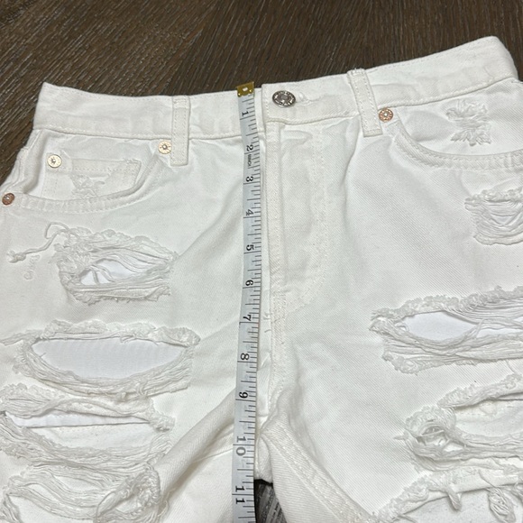 Free People We The Free Optic White Distressed 4” Shorts,‎ Women’s Size 24 - Picture 12 of 14